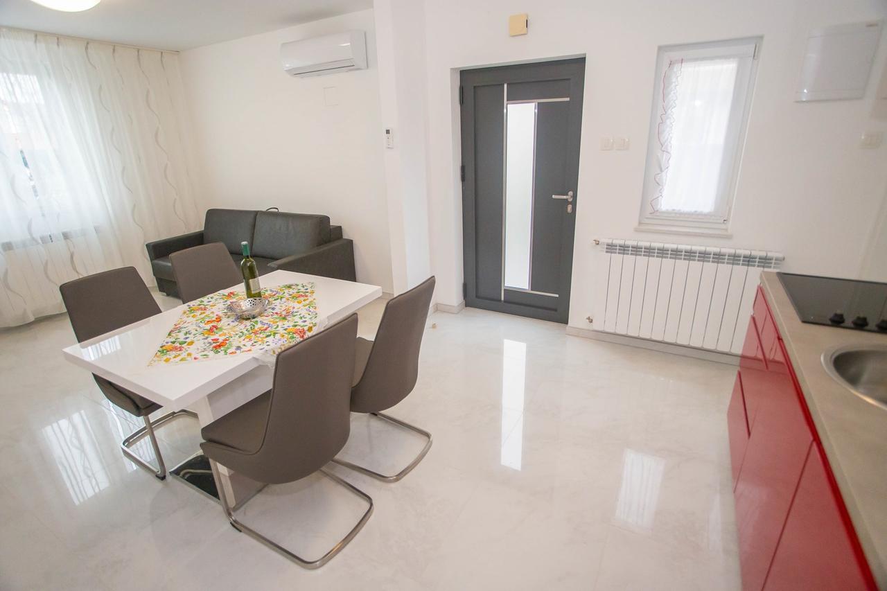 Apartment Aldo II Πόρετς Εξωτερικό φωτογραφία